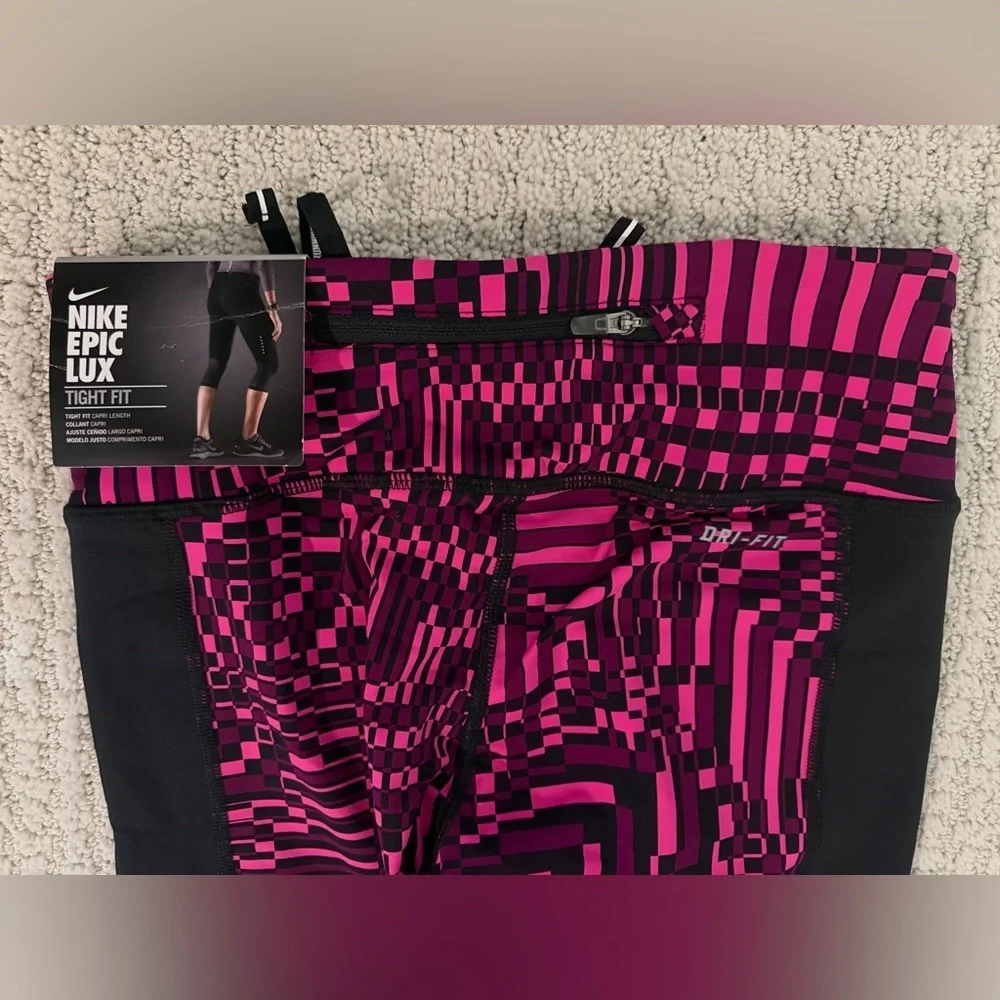 Nike Women's Pink and Black Geometric Leggings